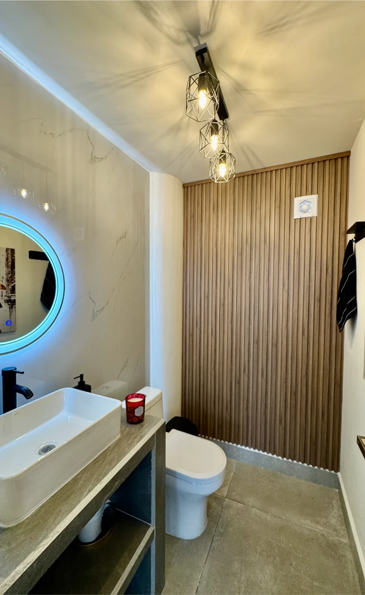 Baño de frente Salón de eventos Índigo