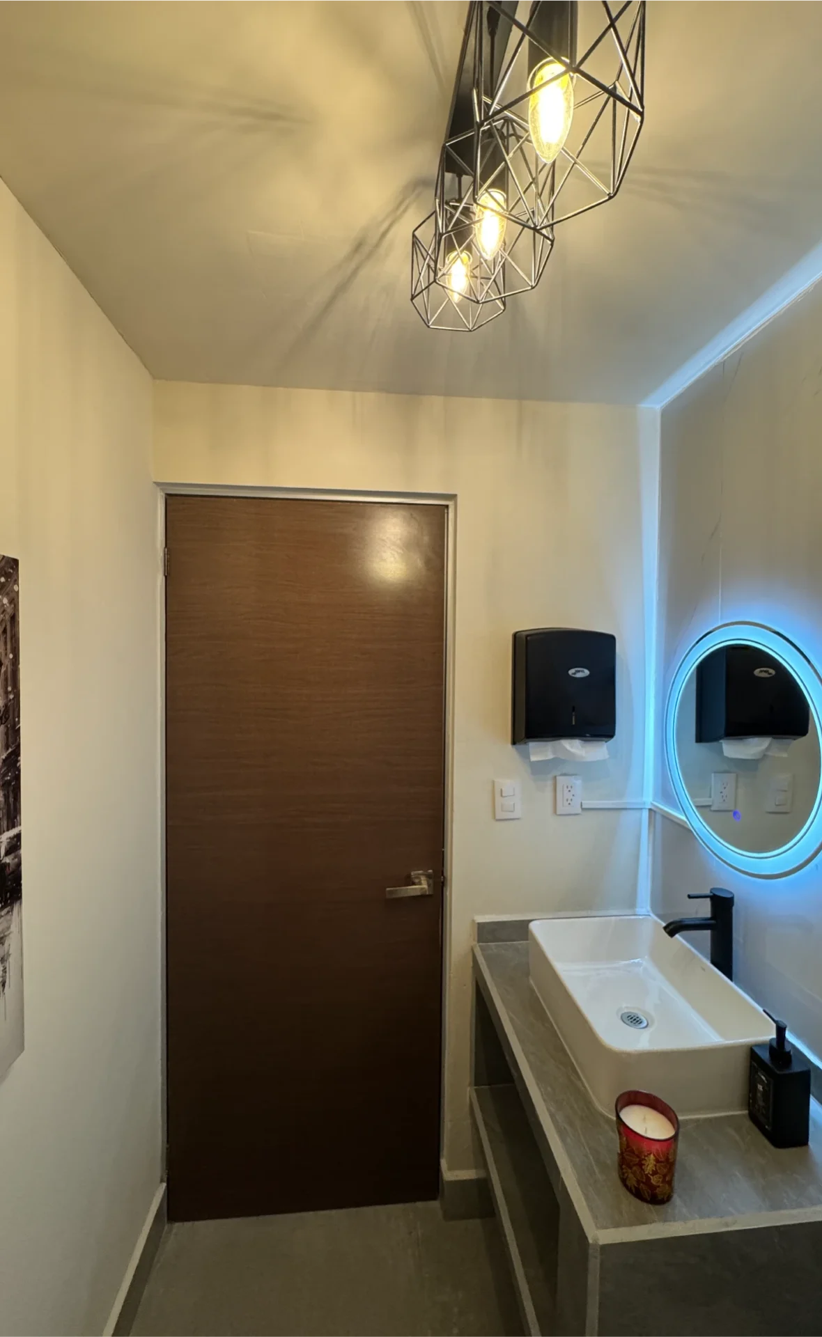 Baño vista adentro Salón de eventos Índigo