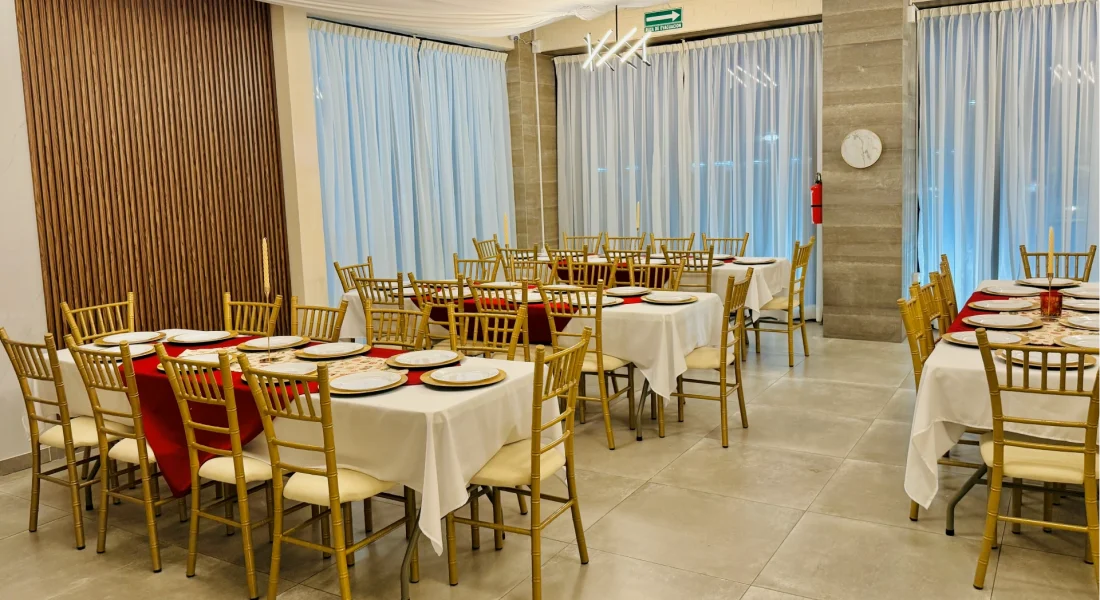 Interior del Salón de eventos índigo en Cumbres Monterrey