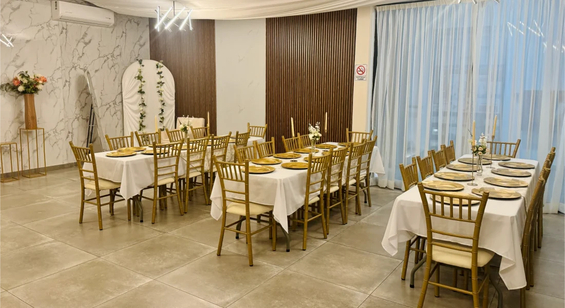 Interior del Salón de eventos índigo en Cumbres Monterrey_2