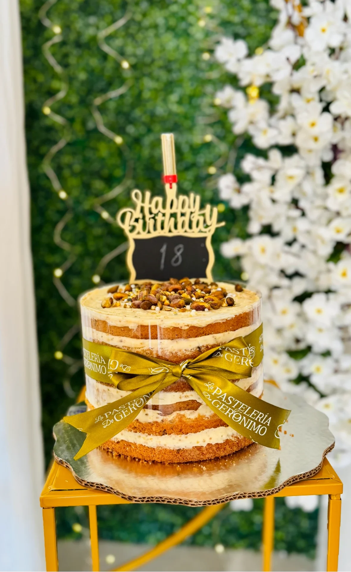 Pastel en Salón de eventos índigo en Cumbres Monterrey